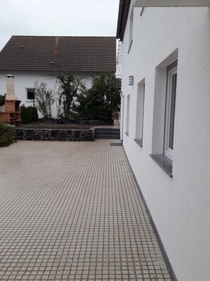 Courtyard - 3ARM GmbH (Dietzenbach)