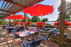 Bar junto a la alberca