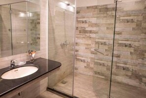Bathroom - Maisonette Hotel & Resort - Lahore (Lahore)
