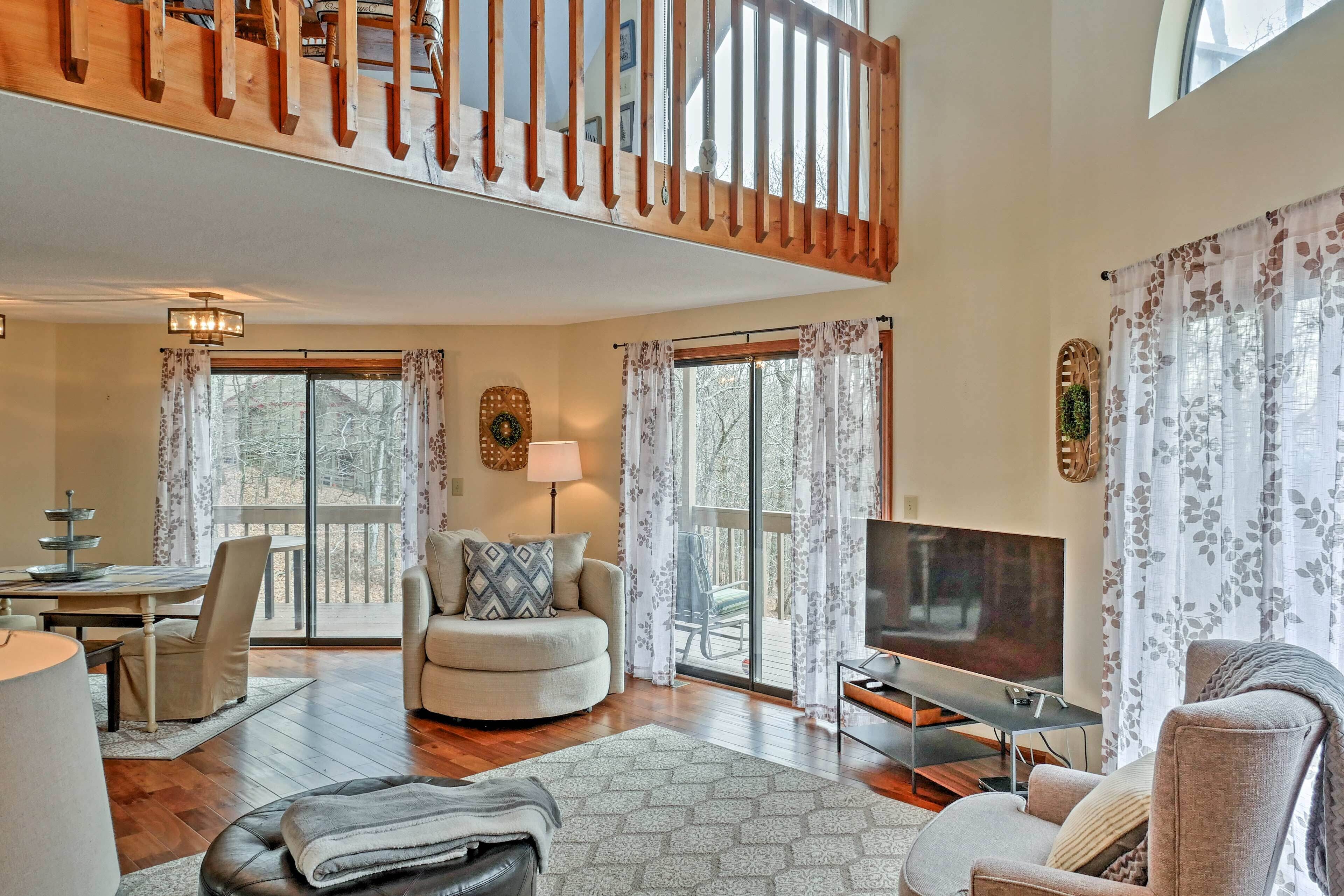 TV, DVD player, books, stereo