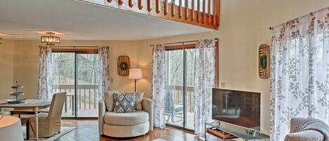 TV, DVD player, books, stereo