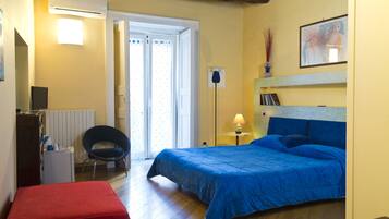 Frigobar, escrivaninha, Wi-Fi de cortesia