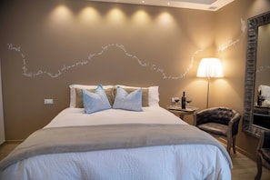 Junior Suite with Turkish Bath | Meja kerja, Wi-Fi gratis, dan seprai linen