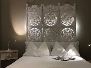 Desk, free WiFi, bed sheets - Hotel Silva (Alberobello)