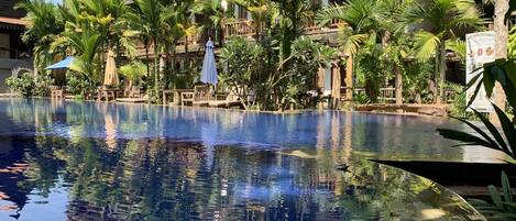 Courtyard Suite Twin Pool View Room | Balcony view