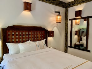 Courtyard Suite Double Pool View Room | 1 dormitorio y ropa de cama de alta calidad