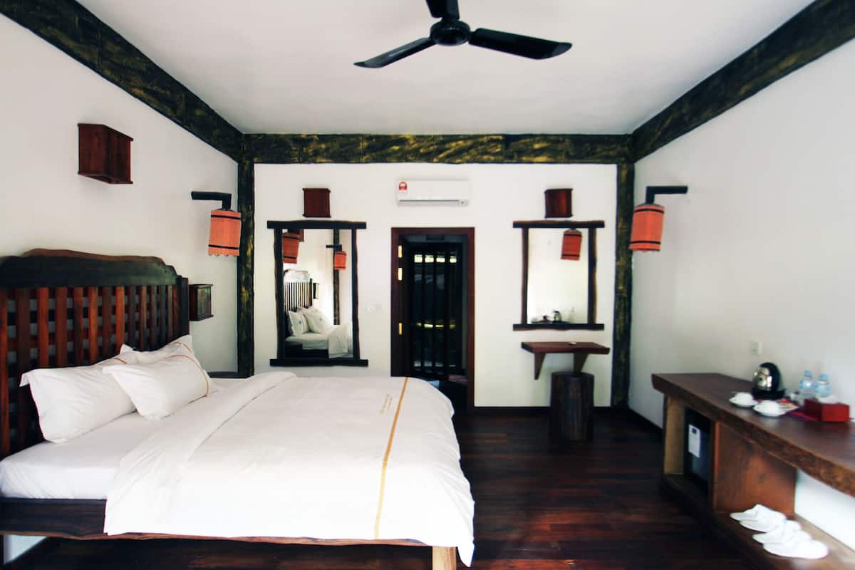 1 bedroom, premium bedding, pillow-top beds, minibar