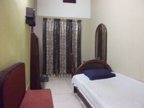 Business Suite, 1 Bedroom | In-room safe, desk, rollaway beds, free WiFi - Azmiry Residential Hotel (Kushtia)