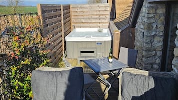 Aparthotel with Terrace (Optional Jacuzzi) | 1 bedroom, premium bedding, laptop workspace