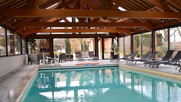 Piscine intérieure