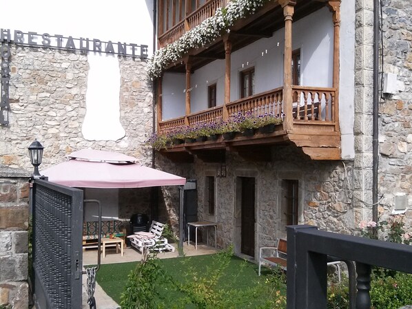Exterior - Hostal Nevandi (Camaleno)