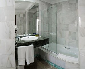 Phòng đôi | Phòng tắm | Đồ dùng nhà tắm miễn phí, máy sấy tóc, khăn tắm 