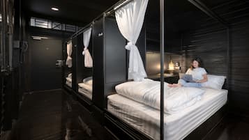 Triple Room with Shared Bathroom | Individually furnished, laptop workspace, free WiFi, bed sheets