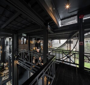 Terrace/patio - Kloem Hostel - Adults Only (Bangkok)