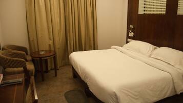 Suite | Caja de seguridad en la habitación, escritorio y camas extra