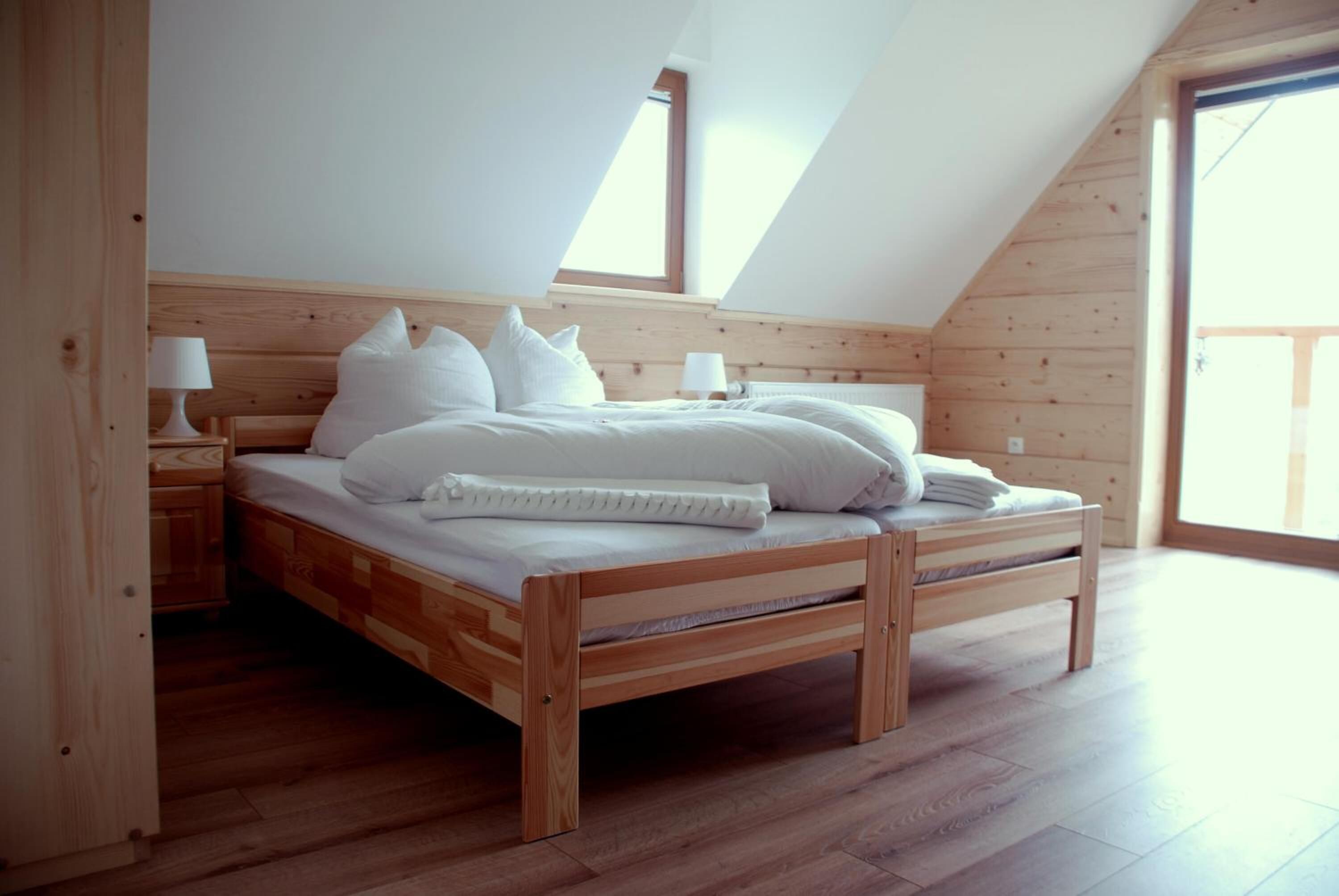 Free WiFi, bed sheets, wheelchair access