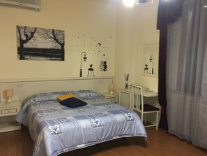 Habitació doble tradicional, vistes a la piscina | Roba de llit d'alta qualitat, minibar i caixa forta a l'habitació 
