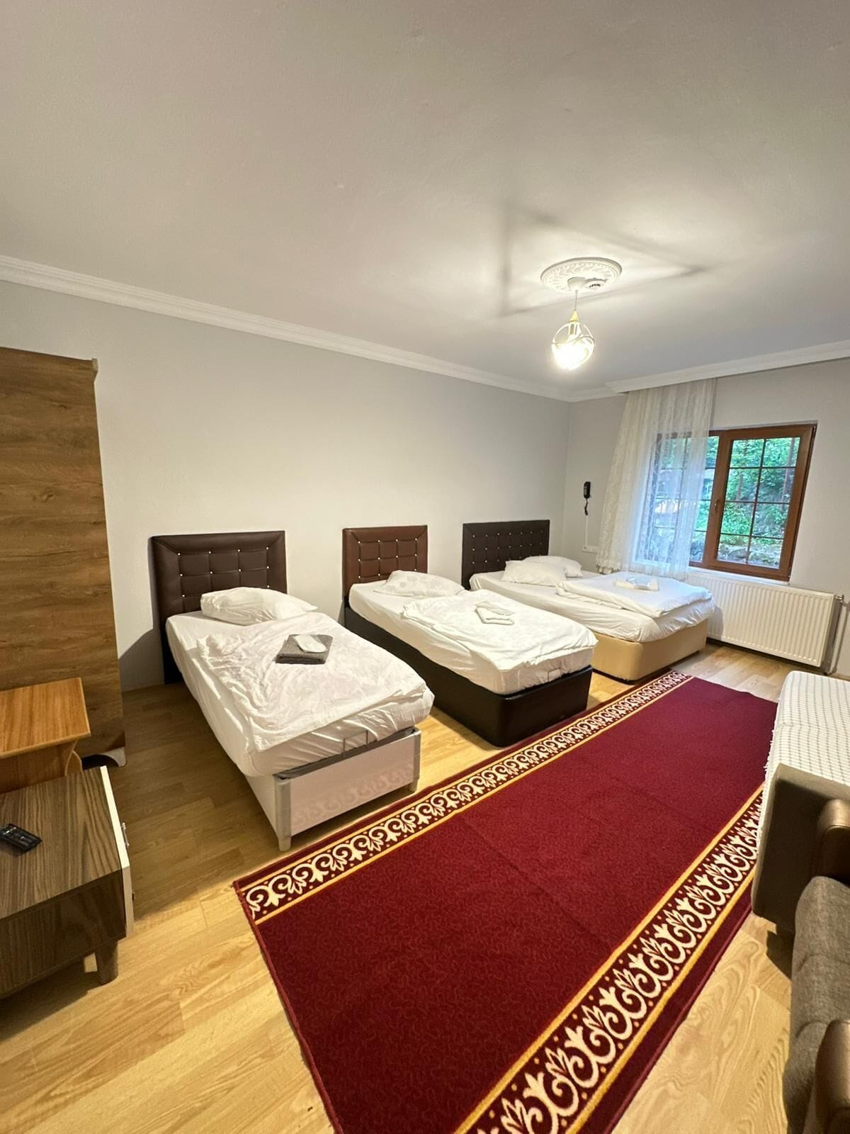 Standard Quadruple Room | Desk, soundproofing, free rollaway beds, free WiFi