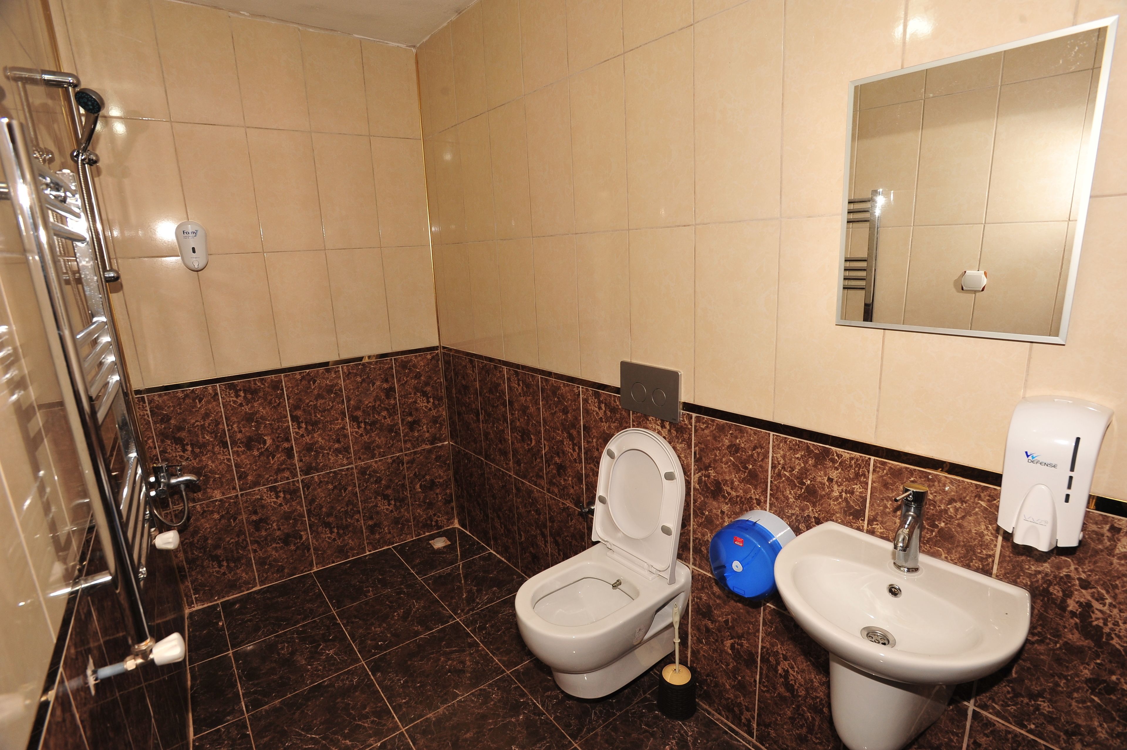 suite, 1 bedroom | bathroom | shower, free toiletries, hair dryer, slippers