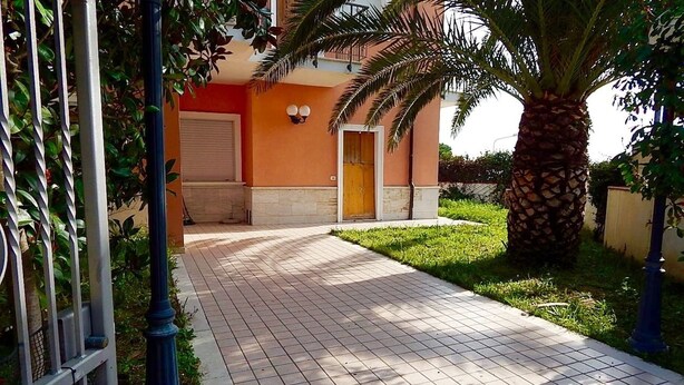 Property entrance - M173 Apartment (Numana)
