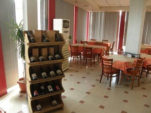 Breakfast, lunch, dinner served; local cuisine  - Hotel Philippopolis (Plovdiv)