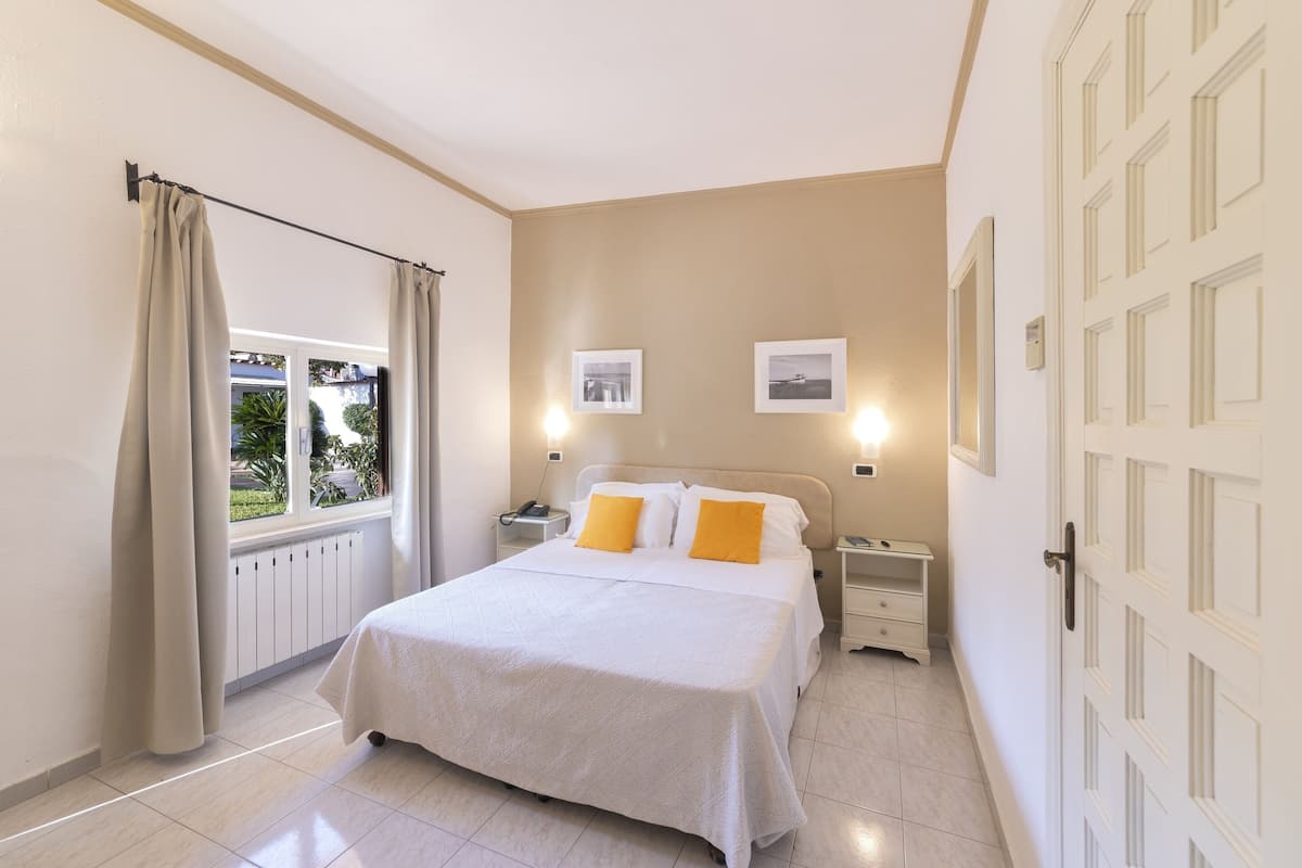 Tripla Standard | Una cassaforte in camera, con stile personalizzato