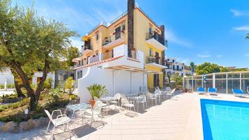 Fachada da propriedade