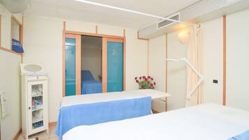 Body treatments, body scrubs, facials, 1 treatment room