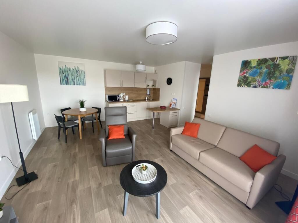 82-cm-Flachbildfernseher mit Satellitenempfang, Fernseher