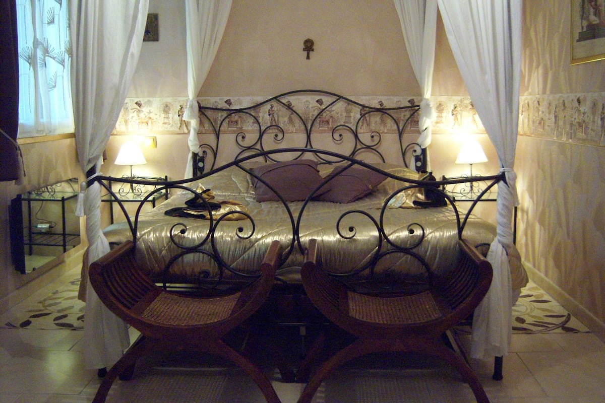 Comfort Room, 1 Queen Bed (Egypte) | Premium bedding, minibar (some free items), blackout drapes