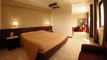 Suite | Minibar, in-room safe, desk, soundproofing