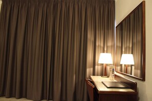 Minibar, in-room safe, desk, soundproofing - Hotel Forum (Foiano della Chiana)