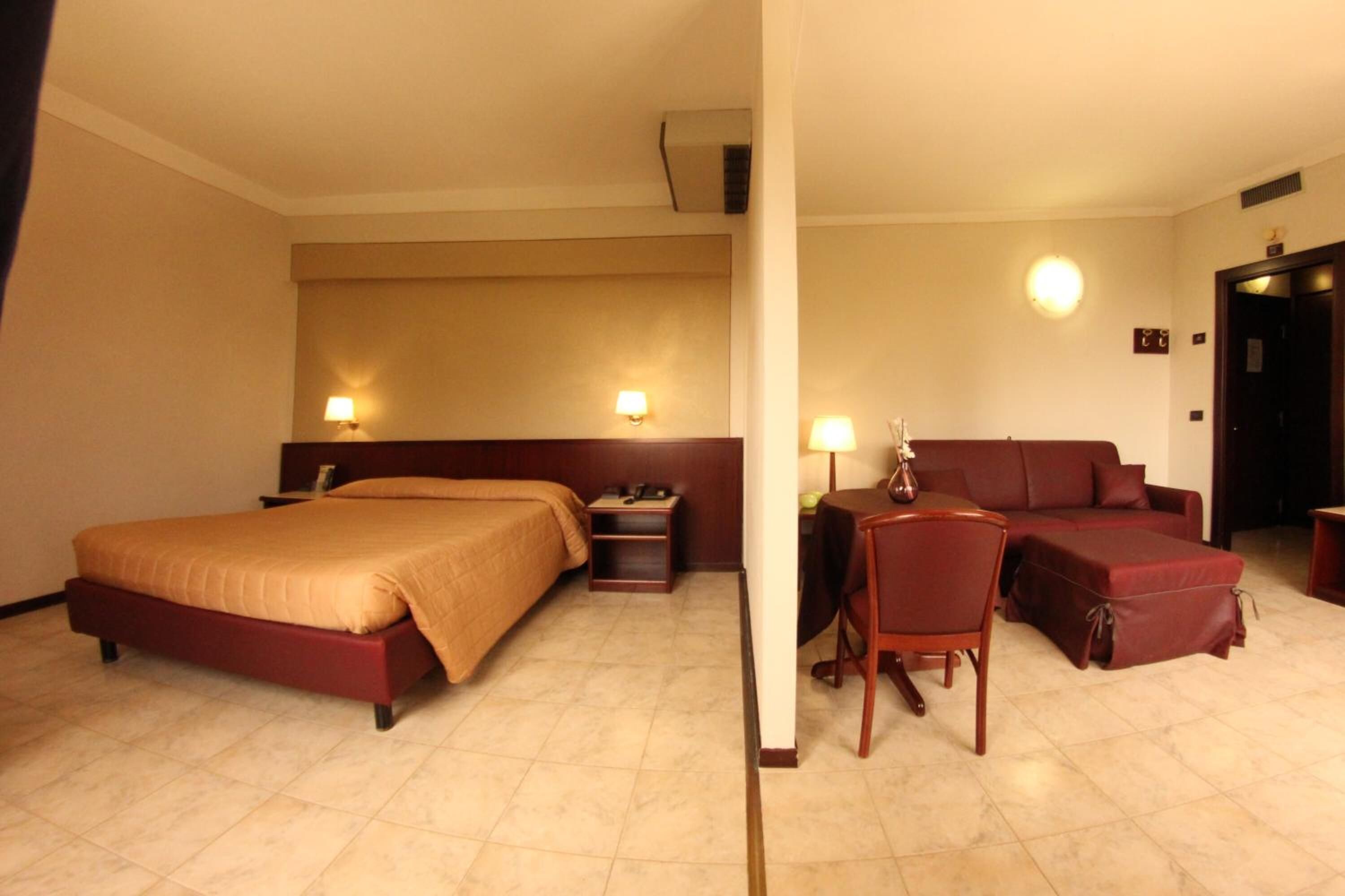 minibar, in-room safe, desk, soundproofing