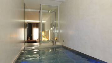 Baignoire relaxante profonde