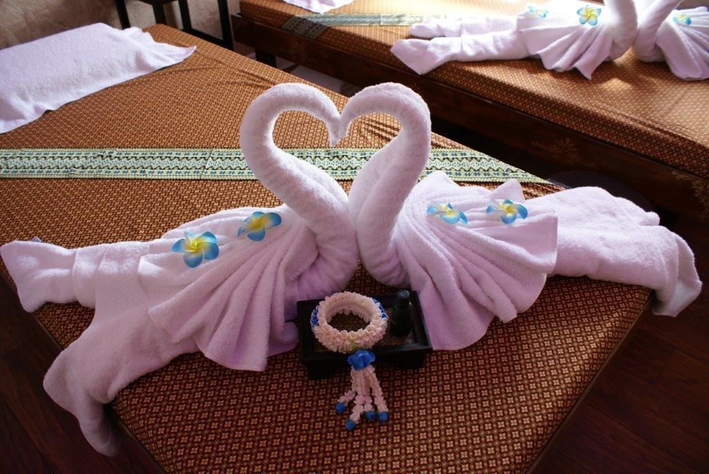 couples treatment room(s), body treatments, aromatherapy