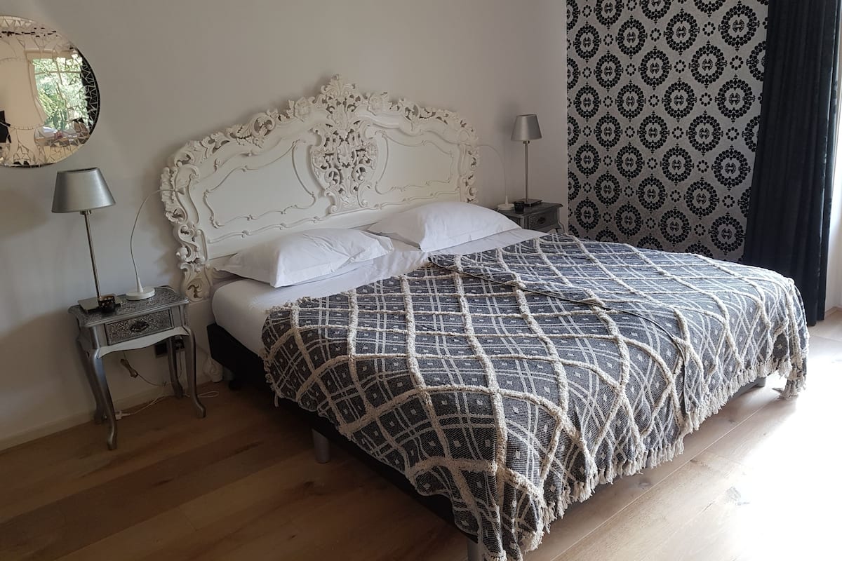 Hortentia | 1 bedroom, premium bedding, memory-foam beds, desk