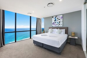 5 bedrooms, desk, iron/ironing board, free WiFi