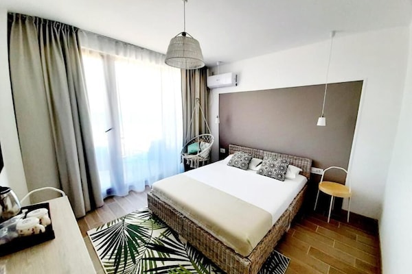 Desk, free WiFi, bed sheets