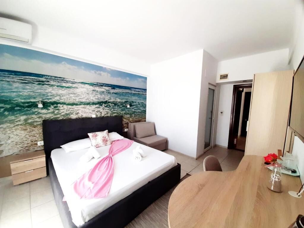 Phòng đôi, 1 giường cỡ queen và sofa giường, quang cảnh hồ | Bàn, truy cập Internet không dây miễn phí, bộ trải giường 