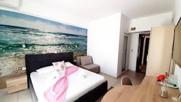 Double Room, 1 Queen Bed with Sofa bed, Balcony | Desk, free WiFi, bed sheets