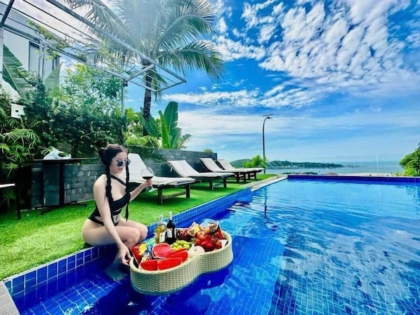 Front of property - Nha Trang Harbor View Villa (Nha Trang)