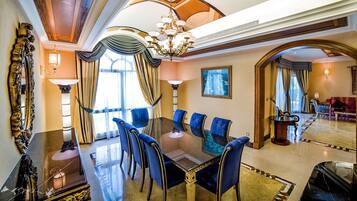 Televisi LED 42-inci dengan saluran TV kabel dan TV