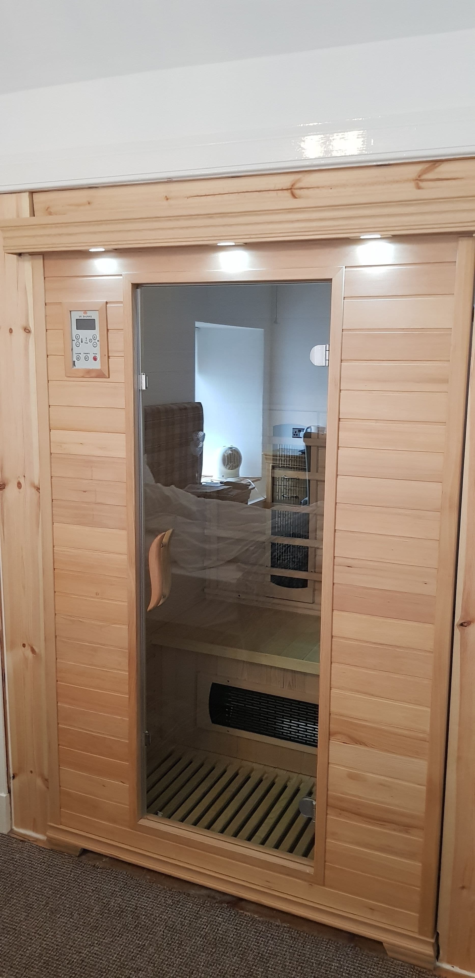 Chambre Double, 1 lit double, sauna | Bureau, fer et planche à repasser, Wi-Fi gratuit, draps fournis