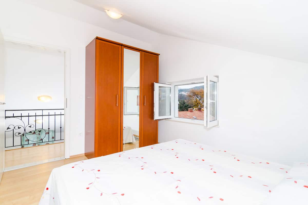 City Apartment, 1 Bedroom, Balcony (A2) | 1 bedroom, Egyptian cotton sheets, premium bedding
