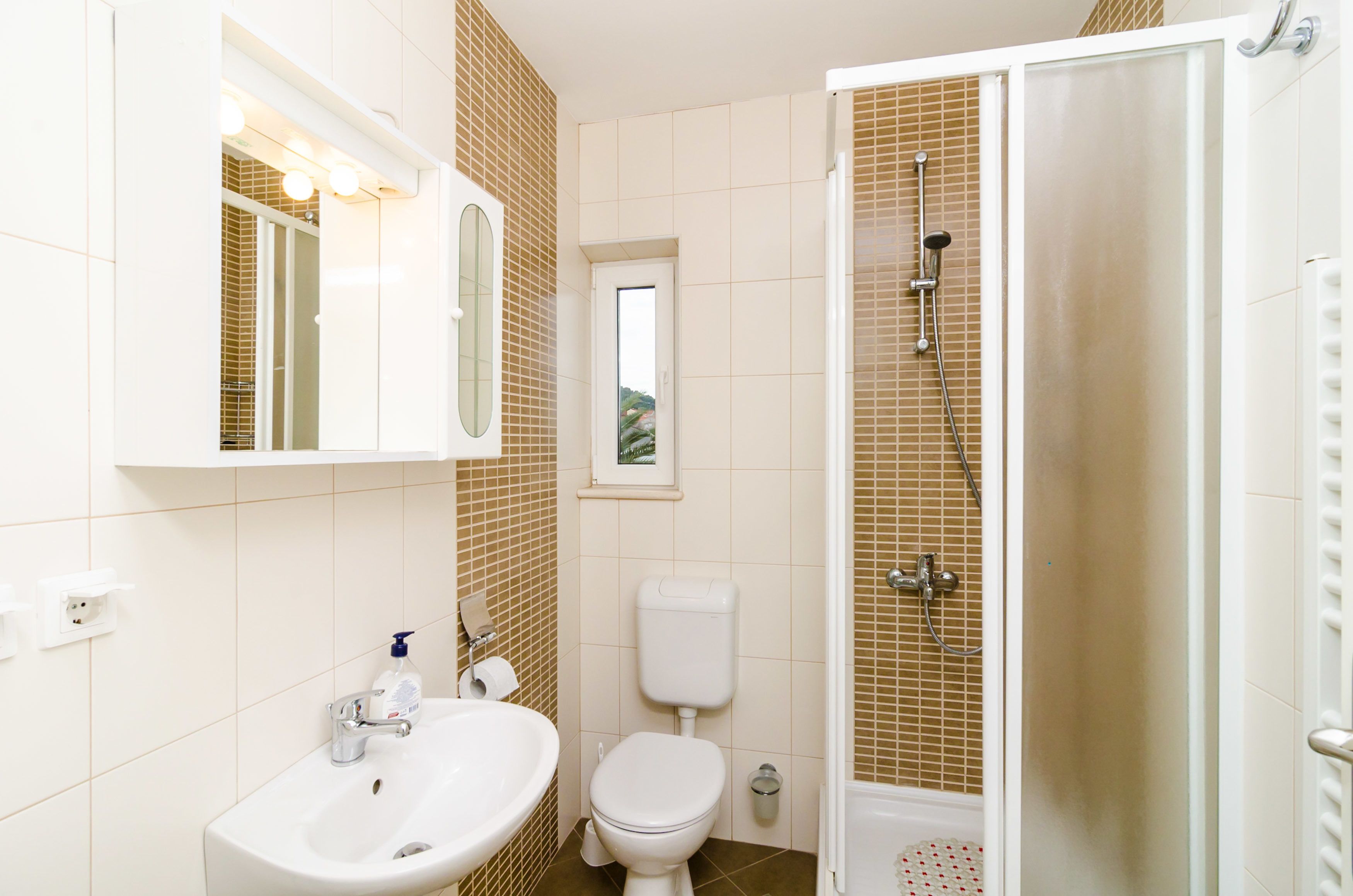 city apartment, 1 bedroom, balcony (a1) | bathroom | shower, rainfall showerhead, hair dryer, towels