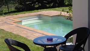 Outdoor pool - Topiary Vineyard Cottages (Franschhoek)