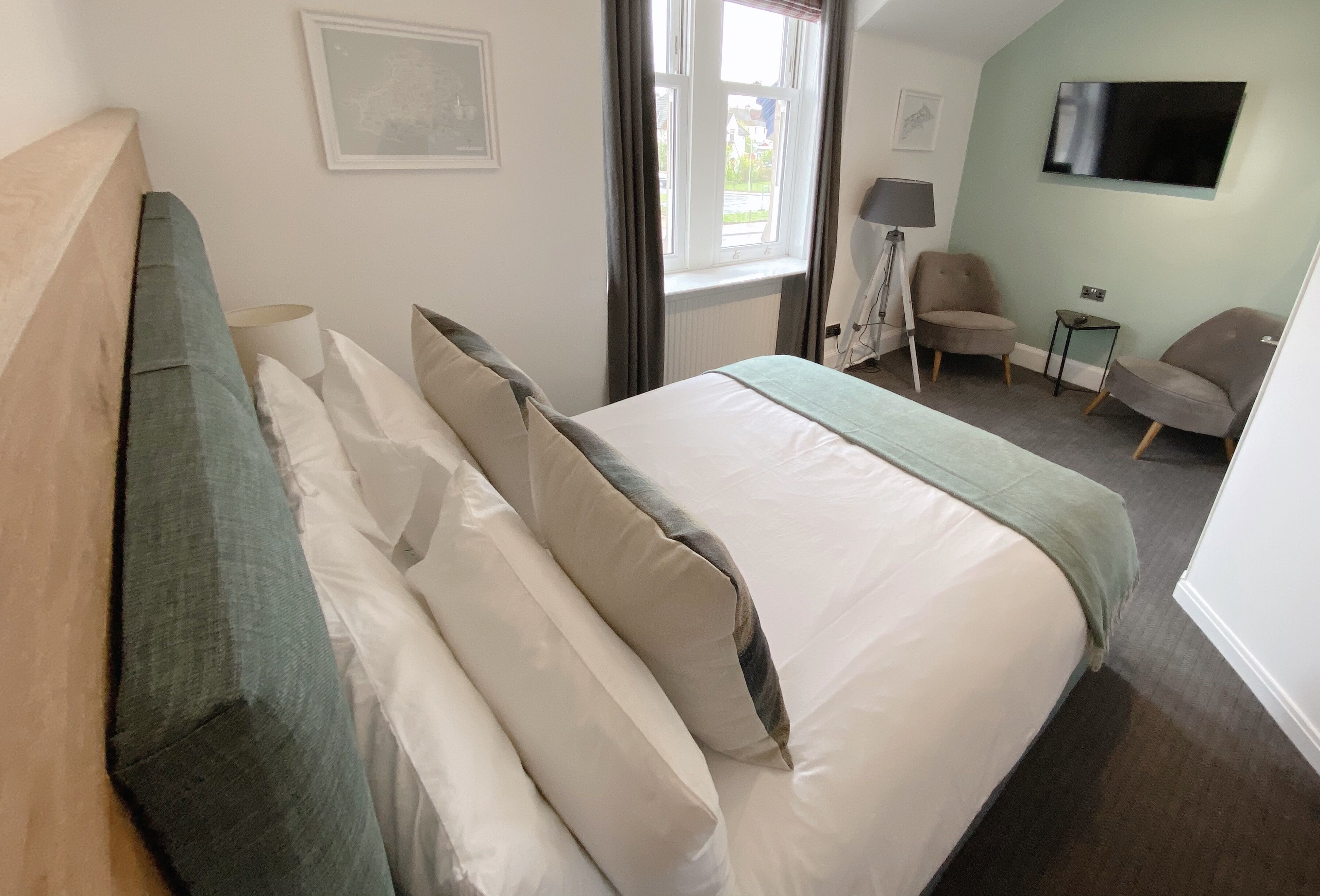 Classic-rum - 1 queensize-säng | Individuell inredning, strykjärn/strykbräda, gratis wi-fi och sängkläder