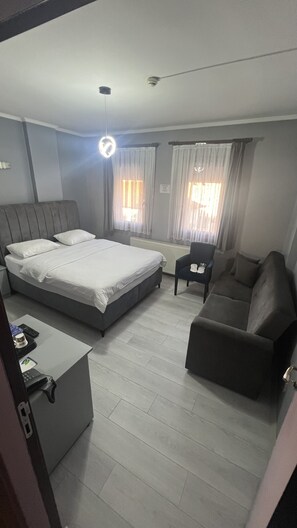 Family Room | Premium bedding, in-room safe, soundproofing, free WiFi - Hotel Ipekyolu (Sapanca)