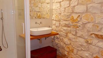 Classic Apartment, 1 Bedroom | Bathroom | Shower, deep-soaking bathtub, hair dryer, bidet