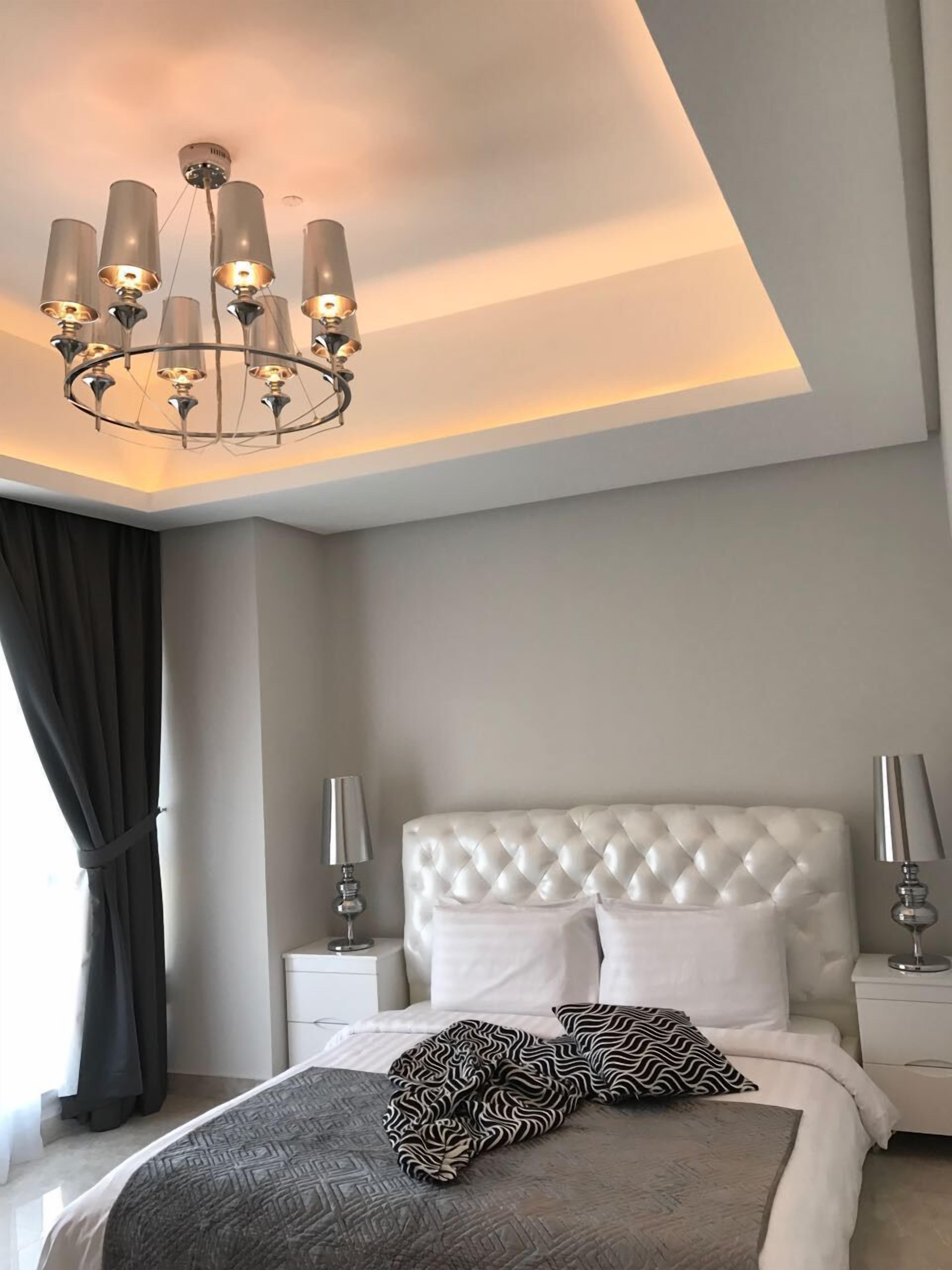 2 bilik tidur, meja, ruang kerja komputer riba, kalis bunyi 